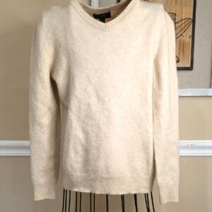 Club Room Cream V-Neck Sweater Soft and Versatile CASHMERE SIZE M LUXURY.